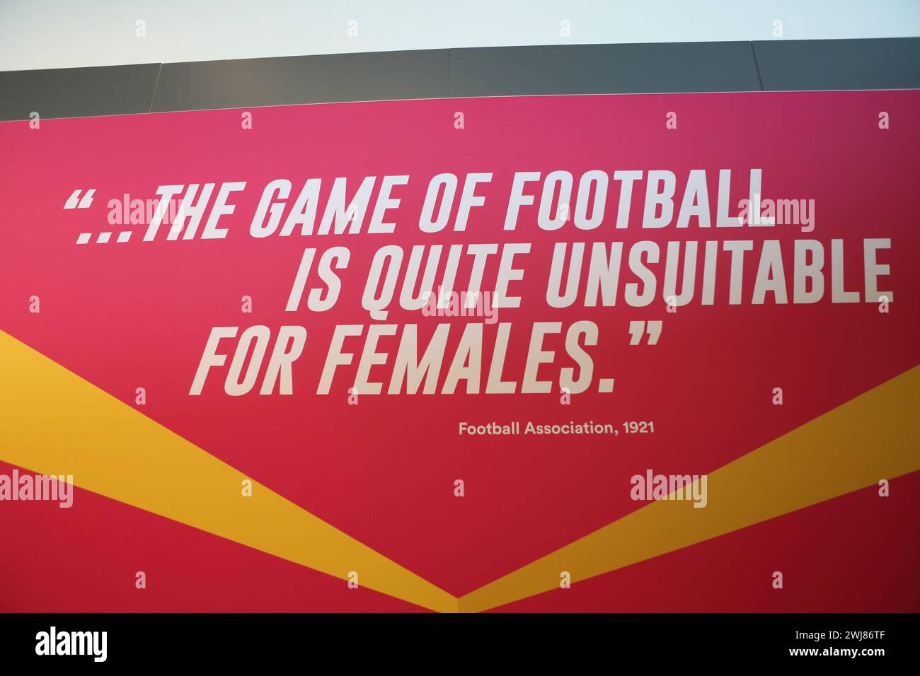 Exposition National Football Museum Crossing the Line L'histoire du football féminin pendant l'UEFA Womens Euro 6 juillet 2022 Old Trafford Manchester Banque D'Images