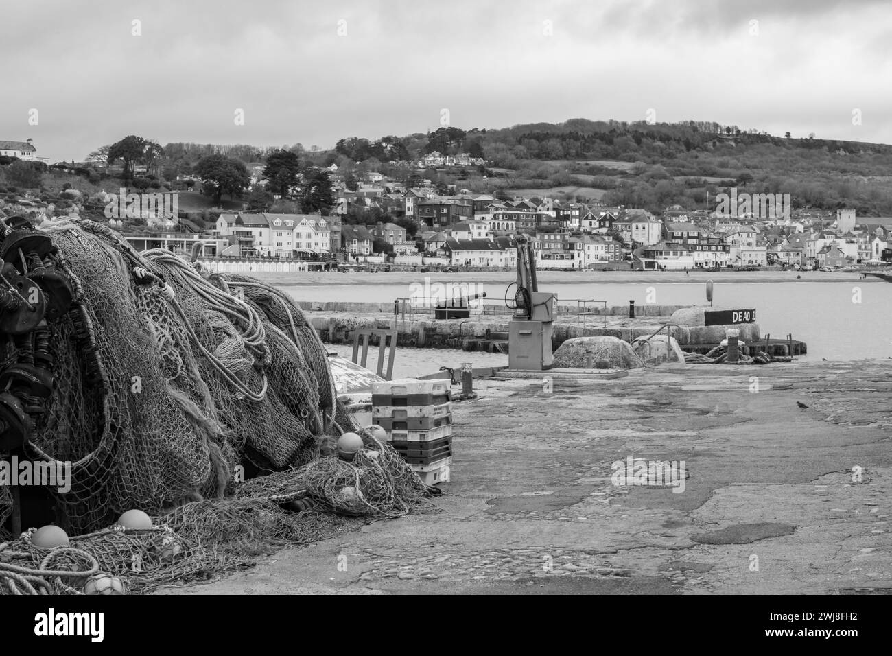 Photo de paysage du port de Lyme Regis dans le Dorset Banque D'Images