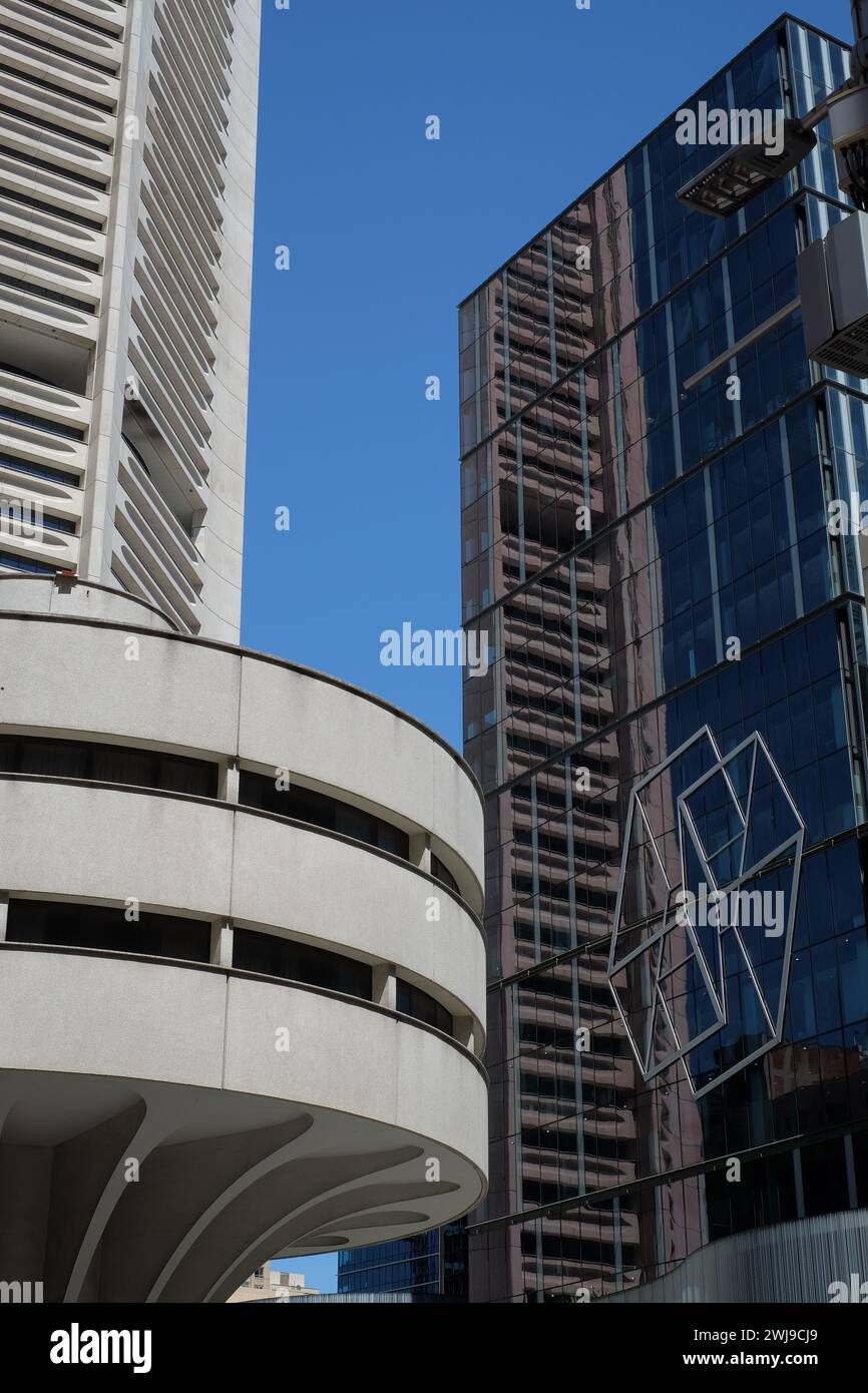 MLC Centre 25 Martin place & 5 Martin place Tower & murale 'Wrestling' par l'artiste Josef Albers, formes & motifs & formes architecturales Banque D'Images