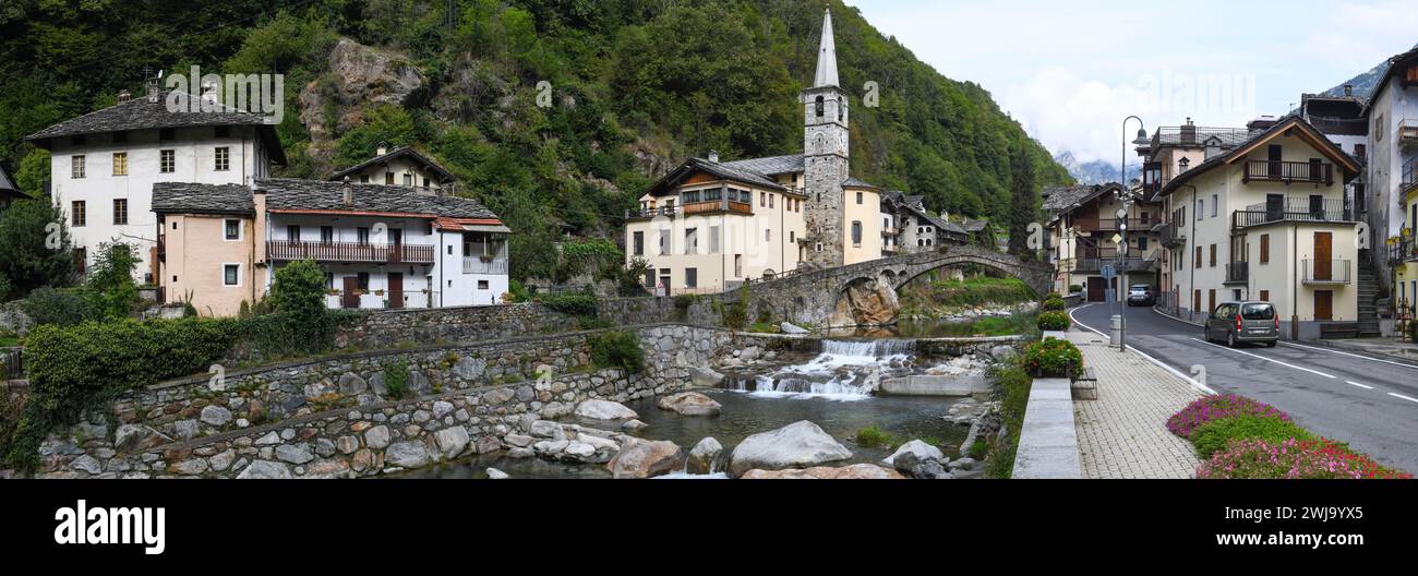 Gressoney Saint-Jean, Italie - 17 septembre 2023 : vue du village de Gressoney Saint-Jean sur la vallée d'Aoste en Italie Banque D'Images