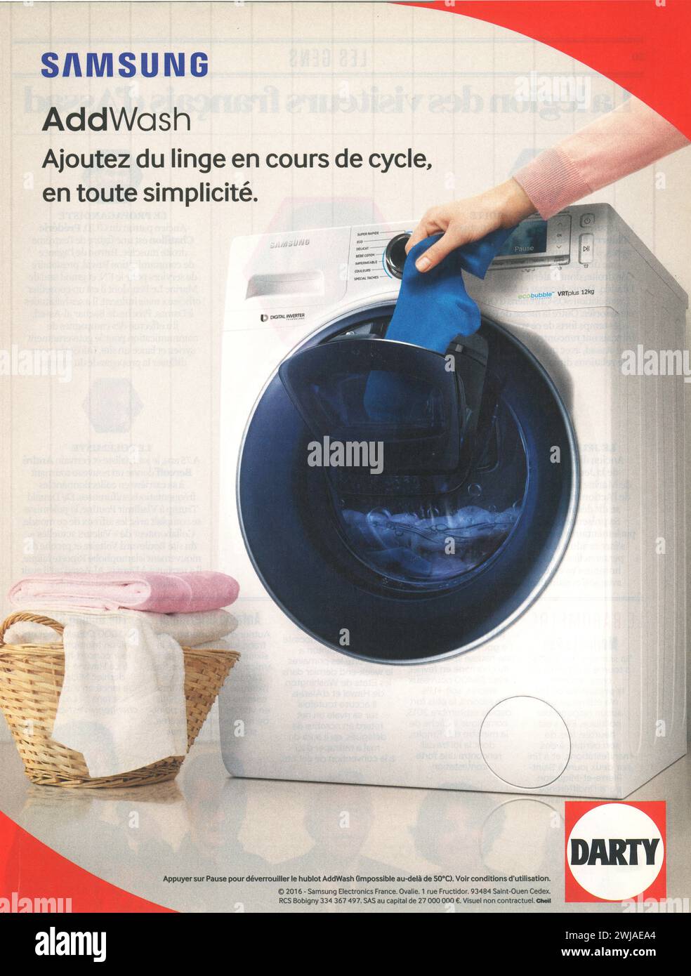 2016 annonce de lave-linge Samsung Addwash dans un magazine français Banque D'Images