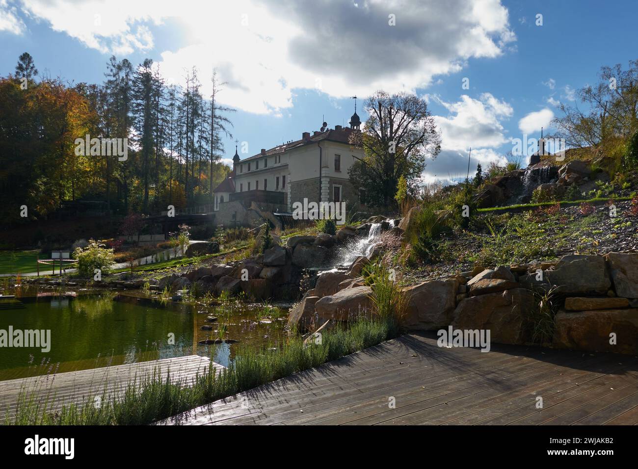 Luhacovice, République tchèque - 28 octobre 2023 - vue de la Maison des Augustins par un après-midi d'automne ensoleillé Banque D'Images