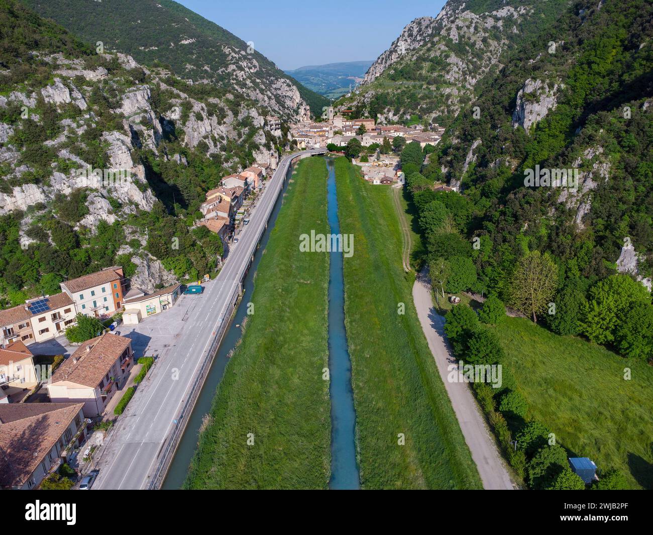 Pioraco (Italie, Marches, province de Macerata), rivière Potenza Banque D'Images