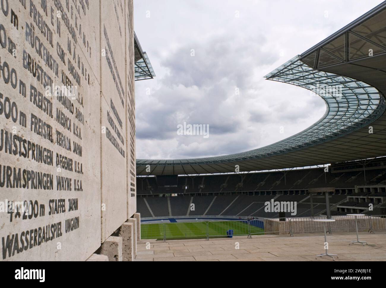 Plaques commémorant les Jeux Olympiques de Berlin 1936 à l'Olympiastadion Berlin Allemagne Banque D'Images