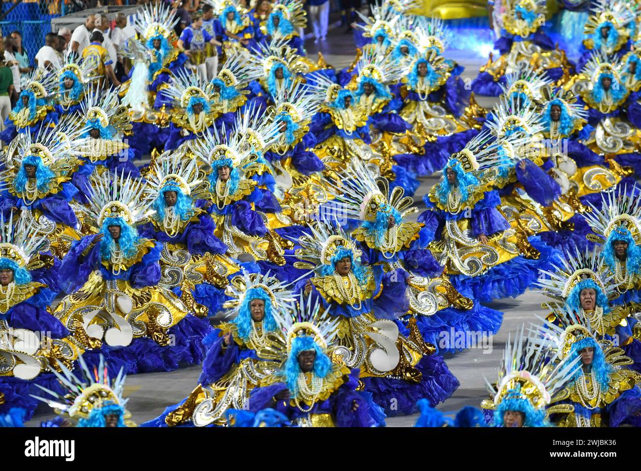 Rio, Brésil - 12 février 2024 : défilés des écoles de samba Paraiso do Tuiuti du groupe spécial, pendant le carnaval dans la ville de Rio de Janei Banque D'Images