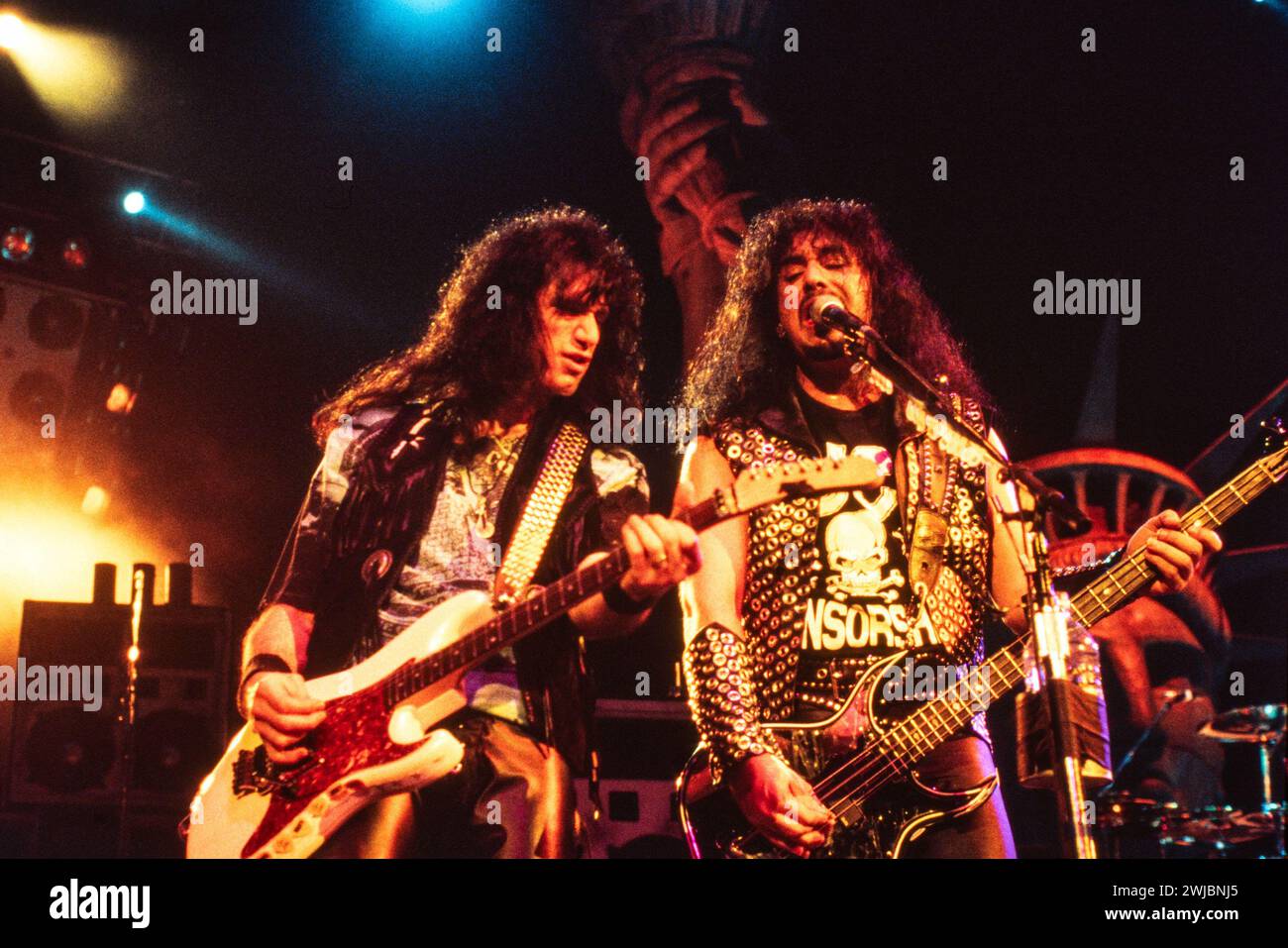 Eric Singer et Gene Simmons de Kiss jouant à Sacramento, Californie 1988 crédit : Ross Pelton/MediaPunch Banque D'Images