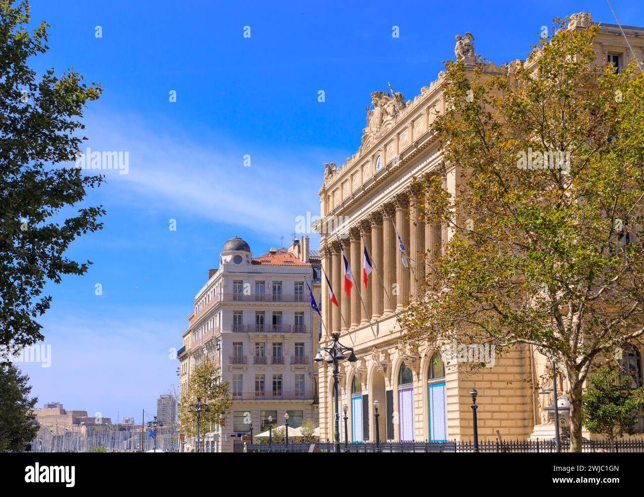 Aperçu de la Canebière, l'avenue commerçante longue d'un kilomètre dans le centre de Marseille en France. Banque D'Images
