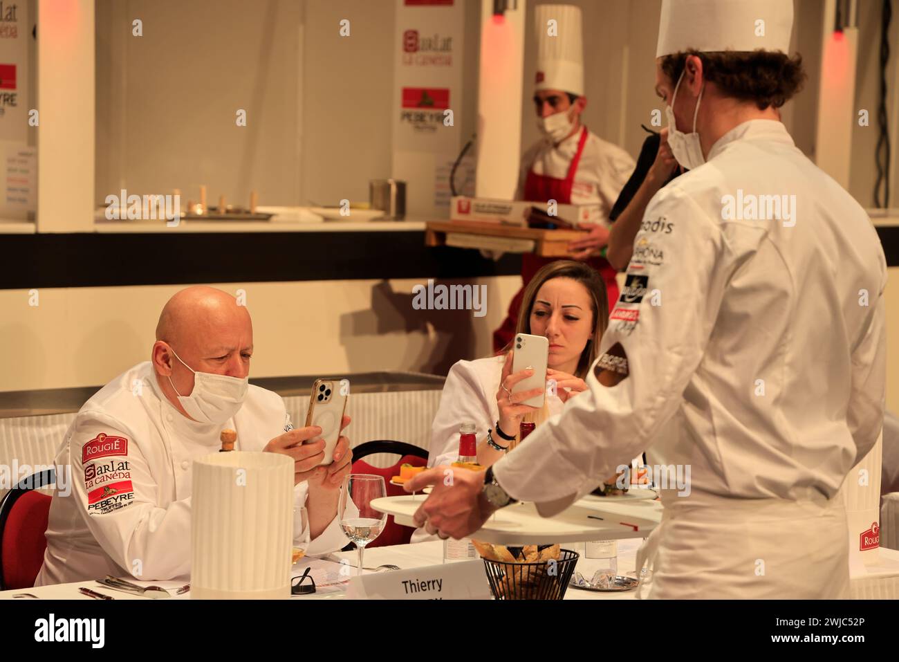 Thierry Marx, chef emblématique doublement étoilé, préside le jury du Trophée Jean-Rougié à Sarlat en Périgord Noir. Ce concours gastronomique a Banque D'Images