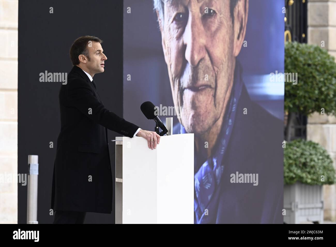 Paris, France. 14 février 2024. Julien Mattia/le Pictorium - hommage national à Robert Badinter - 14/02/2024 - France/Ile-de-France (région)/Paris - hommage national à Robert Badinter, devant le ministère de la Justice à Paris, le 14 février 2024. Crédit : LE PICTORIUM/Alamy Live News Banque D'Images