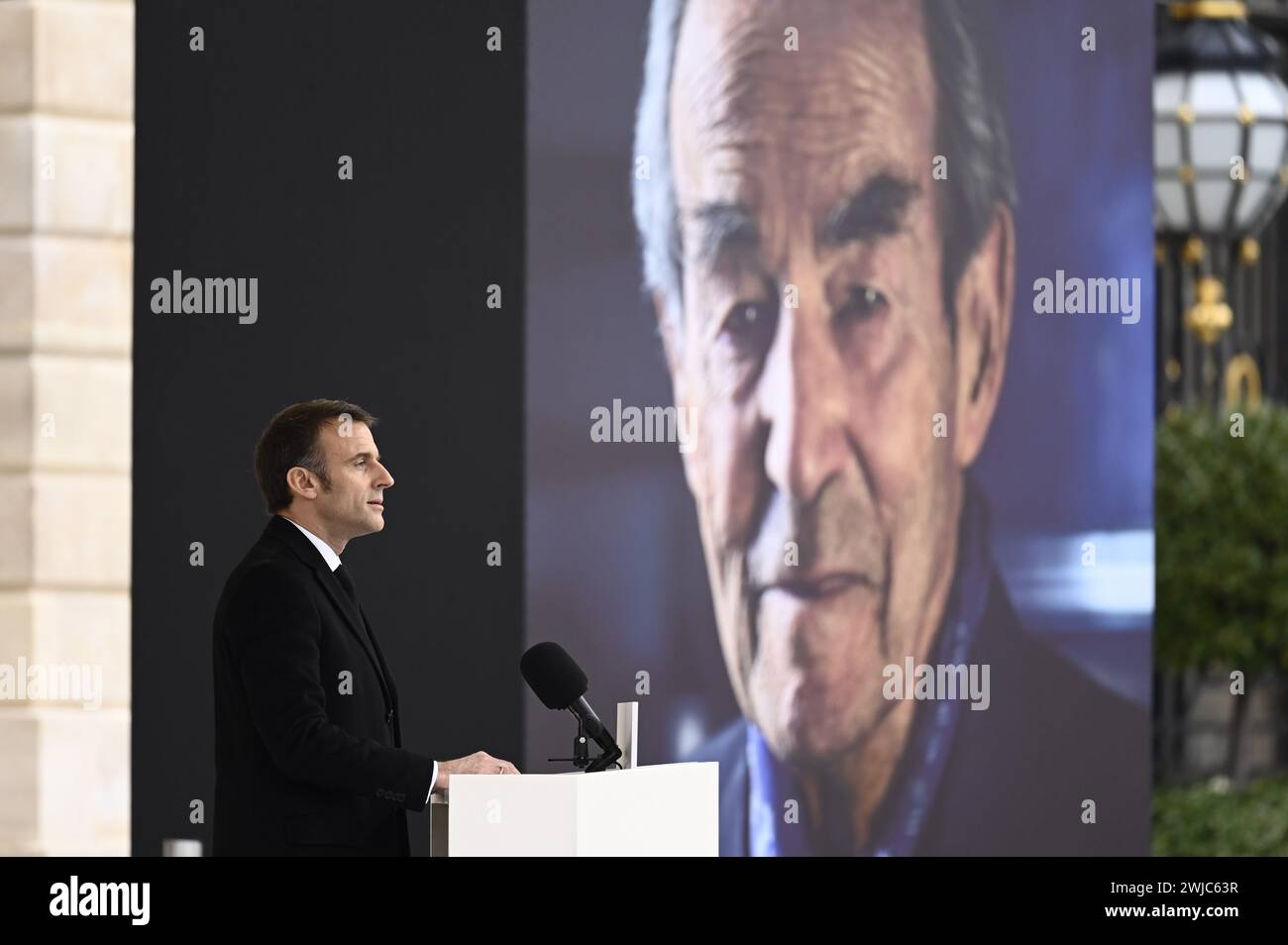 Paris, France. 14 février 2024. Julien Mattia/le Pictorium - hommage national à Robert Badinter - 14/02/2024 - France/Ile-de-France (région)/Paris - hommage national à Robert Badinter, devant le ministère de la Justice à Paris, le 14 février 2024. Crédit : LE PICTORIUM/Alamy Live News Banque D'Images