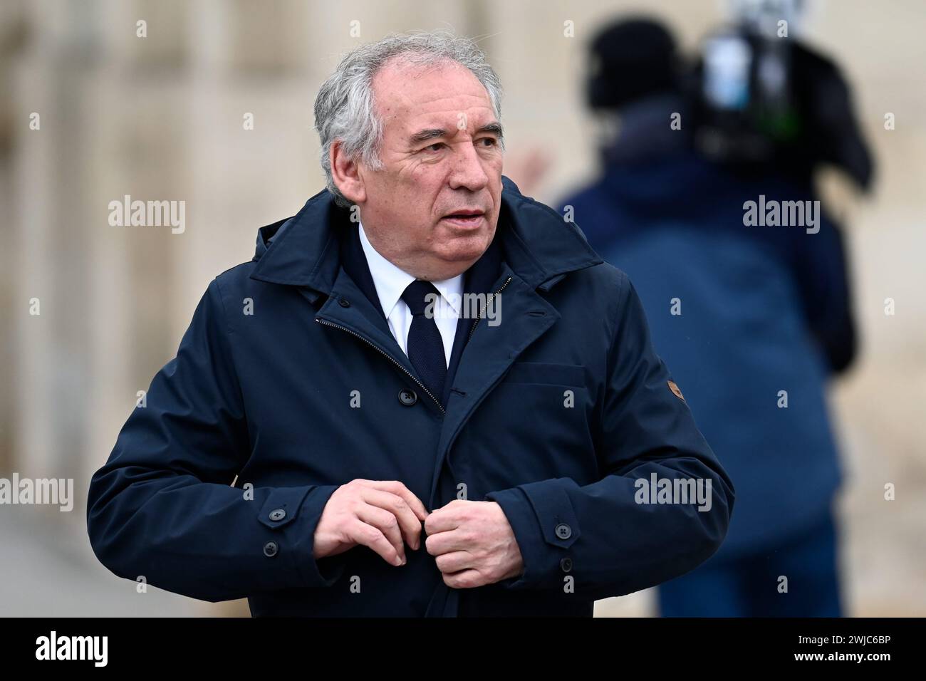 Paris, France. 14 février 2024. © Julien Mattia/le Pictorium/MAXPPP - Paris 14/02/2024 Julien Mattia/le Pictorium - 14/02/2024 - France/Ile-de-France/Paris - Francois Bayrou lors de l'hommage National a Robert Badinter sur la place Vendôme, a Paris, le 14 Fevrier 2024 - valeurs ACtuelles Out, JDD Out, No JDD, No russia, russie out/14/02/2024 - France/Ile-de-France (région)/Paris - François Bayrou à l'hommage national à Robert Badinter place Vendôme, Paris, 14 février 2024 crédit : MAXPPP/Alamy Live News Banque D'Images