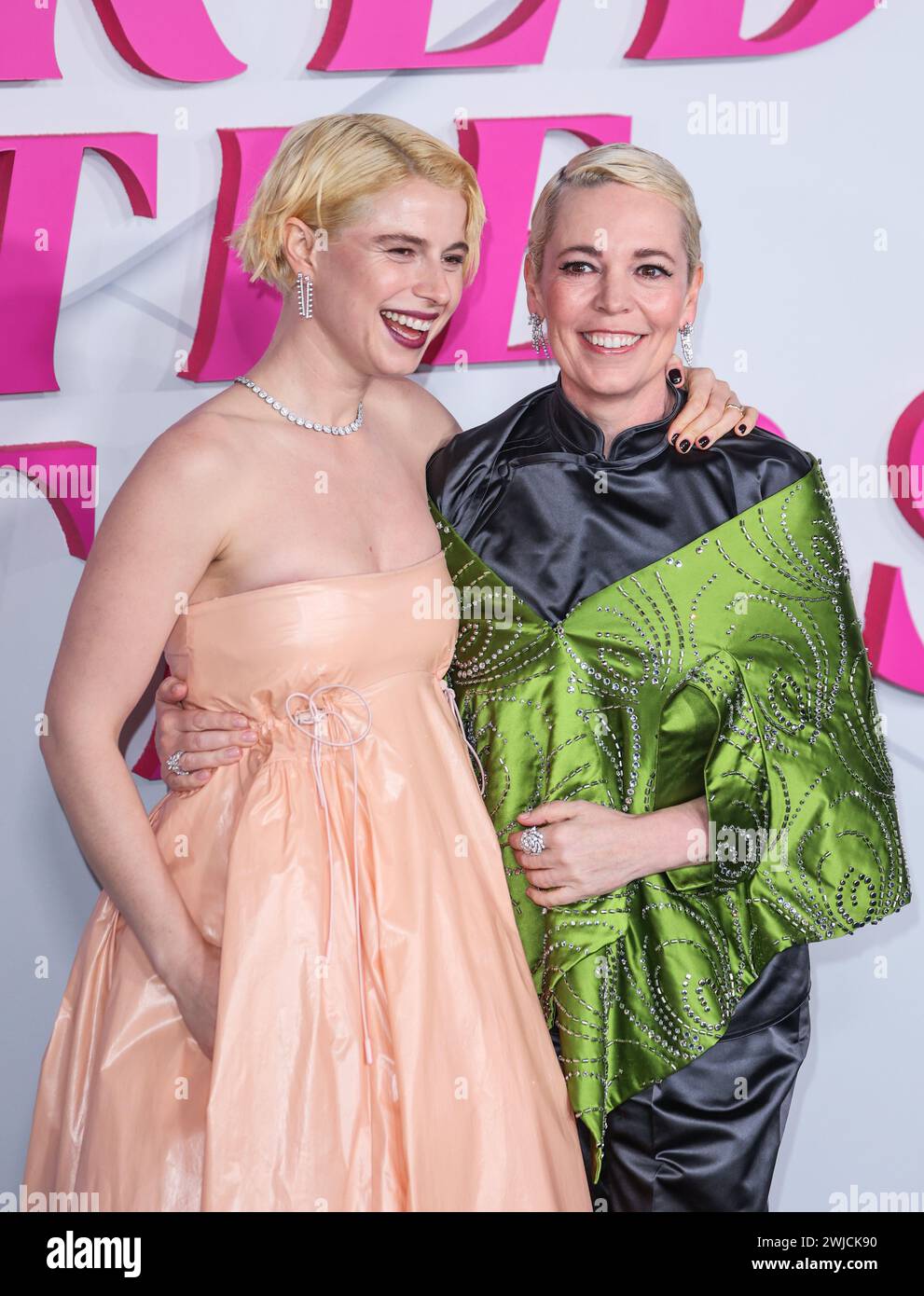 Jessie Buckley et Olivia Colman assistent à la première européenne de Wicked Little Letters à l'Odeon luxe Leicester Square à Londres. Banque D'Images