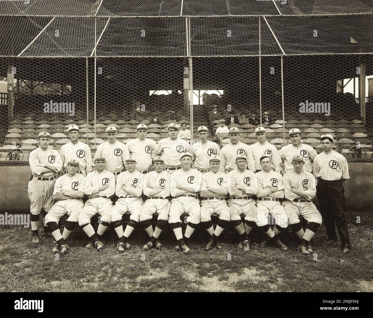 Providence Grays avec Babe Ruth première rangée, 1914 Banque D'Images