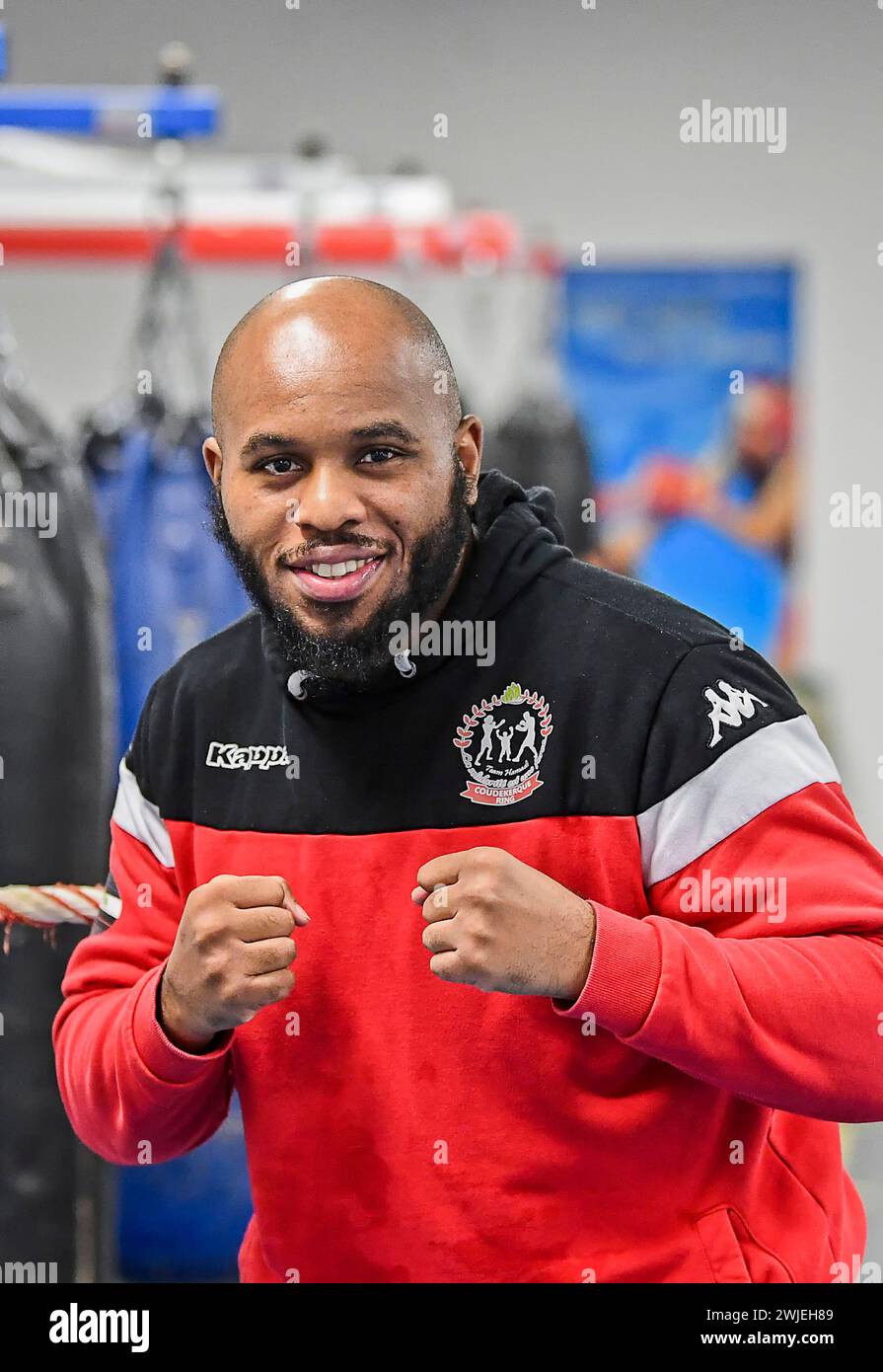 Boxeur Djamili Aboudou, champion de France de boxe, catégorie poids lourds, à la salle Philippe Vanuxem à Coudekerque-branche (Nord de la France), sur de Banque D'Images