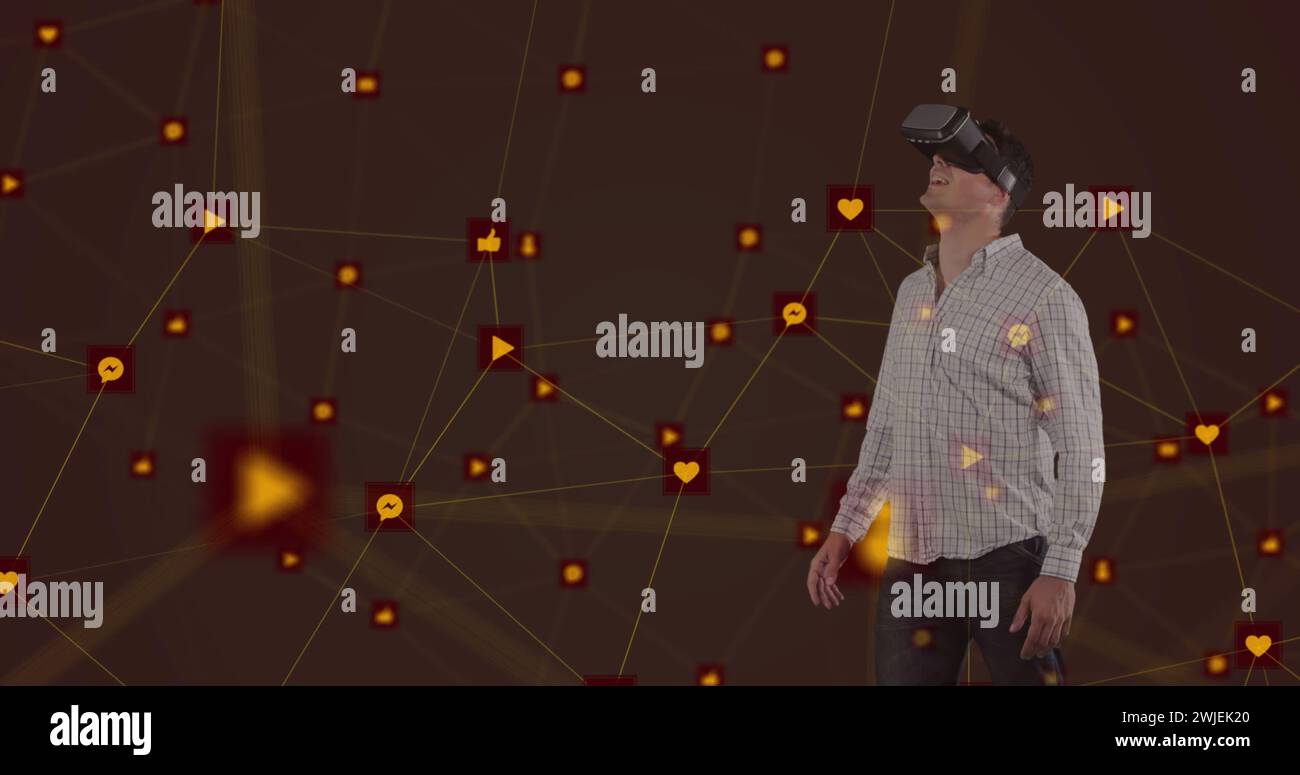 Image de l'interface numérique avec des icônes et un réseau de connexions avec l'homme portant casque VR Banque D'Images