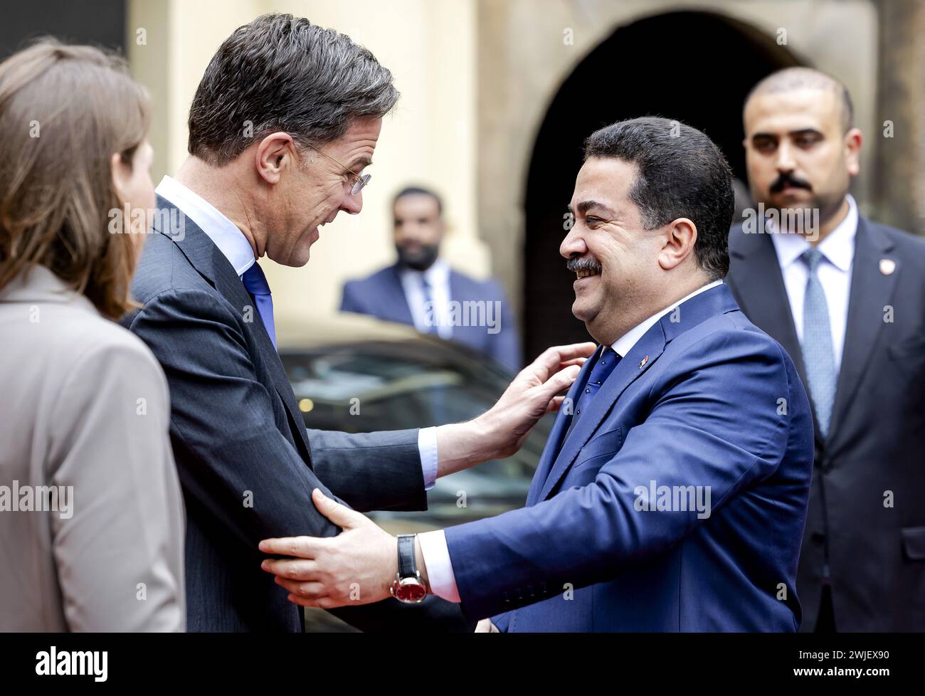 LA HAYE - le premier ministre sortant Mark Rutte reçoit le premier ministre irakien, Al Sudani, au ministère des Affaires générales. Au cours d'une conversation bilatérale et d'un déjeuner de délégation, l'approfondissement de la coopération entre l'Irak et les pays-Bas sera discuté. ANP ROBIN VAN LONKHUIJSEN pays-bas OUT - belgique OUT Banque D'Images