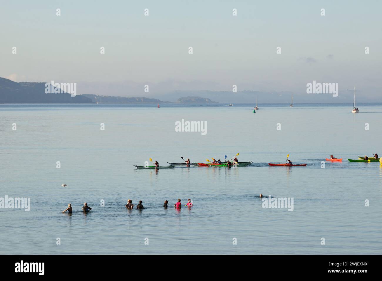 Brest (Bretagne, nord-ouest de la France) : balades en mer et kayak le long de la plage du Moulin-Blanc Banque D'Images
