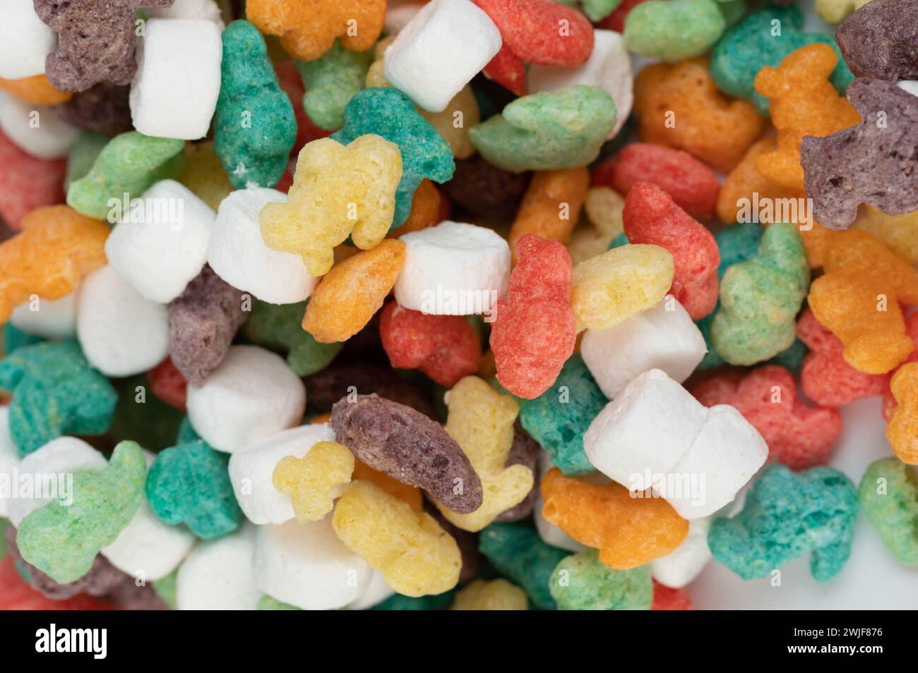 Gros plan des flocons de céréales colorés vue macro Banque D'Images
