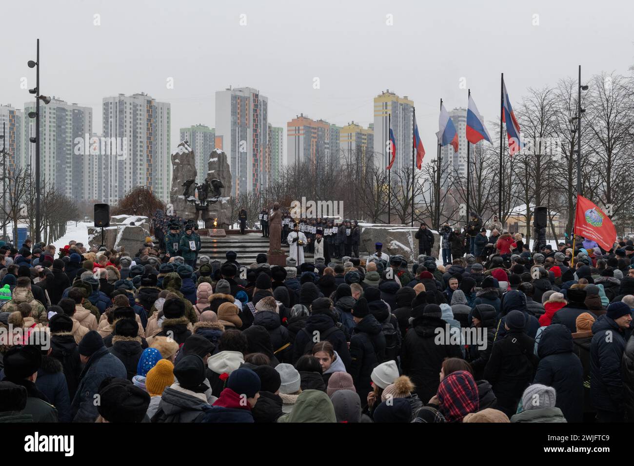 Prog Pétersbourg, Russie. 15 février 2024. Les gens assistent à un événement dédié au 35e anniversaire du retrait des troupes soviétiques d'Afghanistan. La Russie célèbre le jour du retrait complet des troupes soviétiques d'Afghanistan. La guerre en Afghanistan a duré de 1979 à 1989, selon les données officielles, plus de 15 000 soldats soviétiques sont morts. (Photo par Andrei Bok/SOPA images/SIPA USA) crédit : SIPA USA/Alamy Live News Banque D'Images