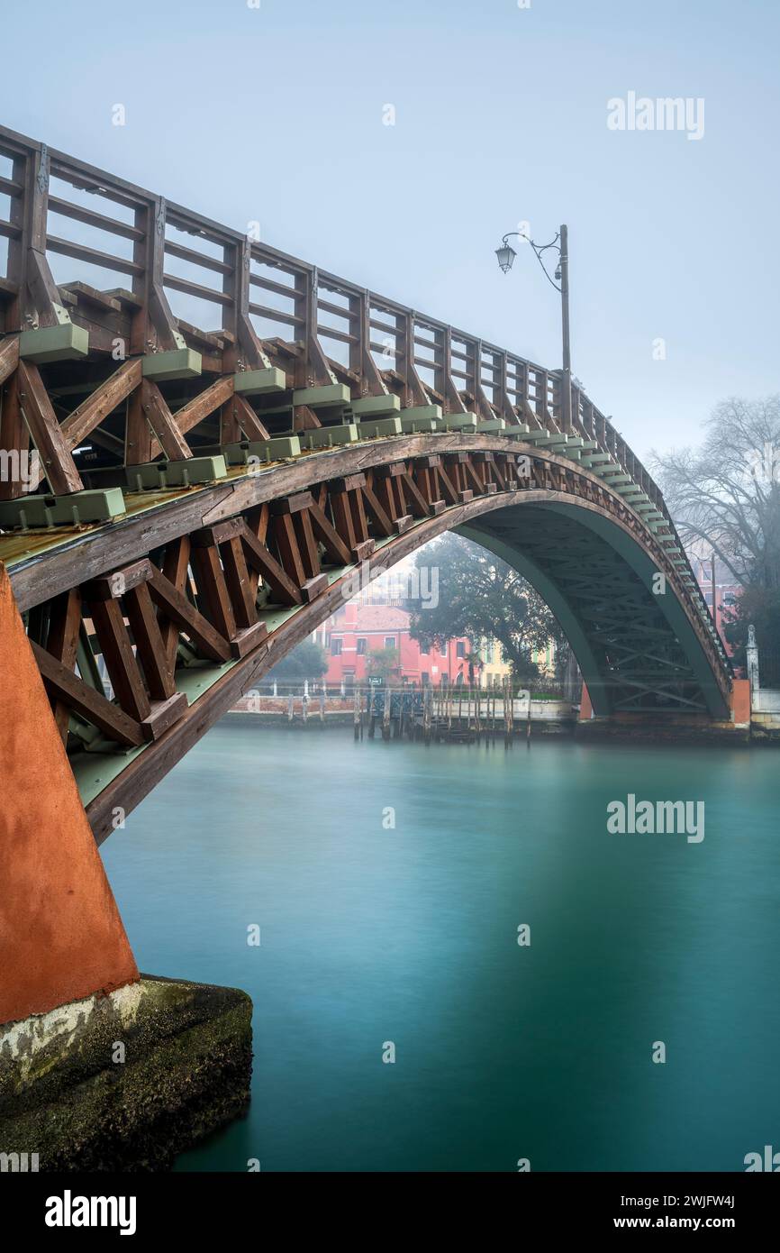 Pont de ponte dell'Accademia, Venise, Vénétie, Italie Banque D'Images