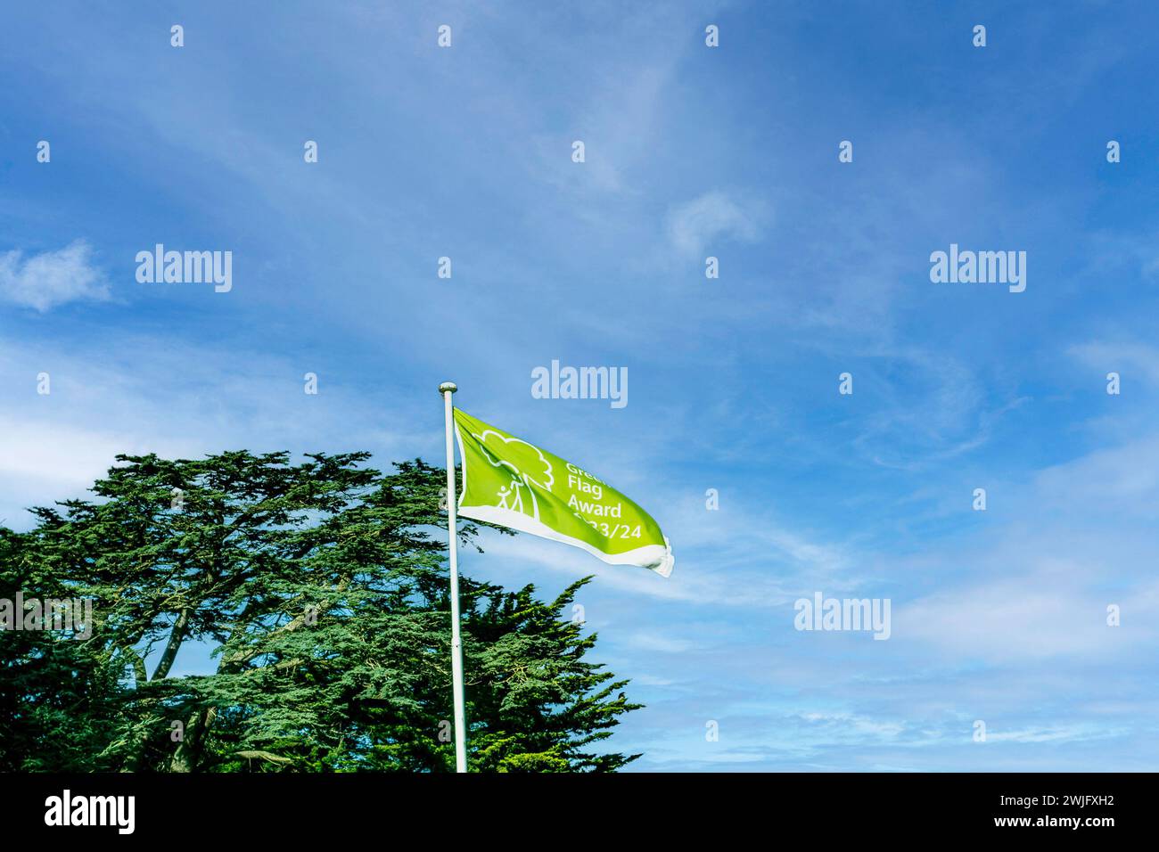 Le drapeau vert volant à Corkagh Park Clondalkin, Dublin Irlande, récompensé pour leur accomplissement dans la gestion des espaces verts et l'excellence des visiteurs à Banque D'Images