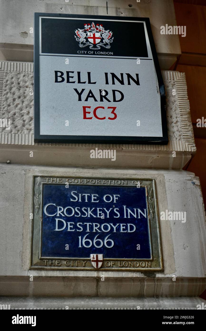 Panneau pour Bell Inn Yard, EC3, site de Crosskeys Inn. Londres, Royaume-Uni, 20 janvier 2024. Banque D'Images