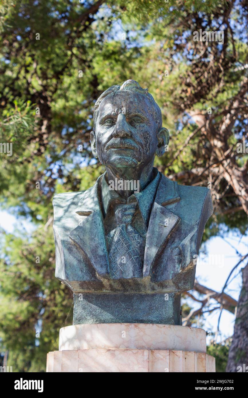 Palais de Minos, site archéologique de l'âge de bronze de Knossos, Héraklion, Crète, Grèce. Buste en bronze de l'archéologue britannique Sir Arthur Evans, 1851-194. B Banque D'Images