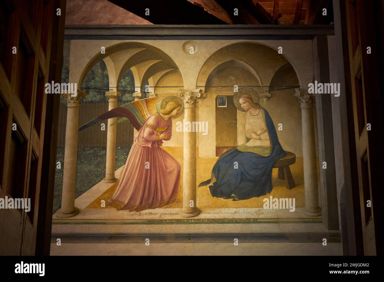 La fresque de l'Annonciation par Fra Angelico vue du haut des escaliers au couvent de San Marco, Florence Banque D'Images