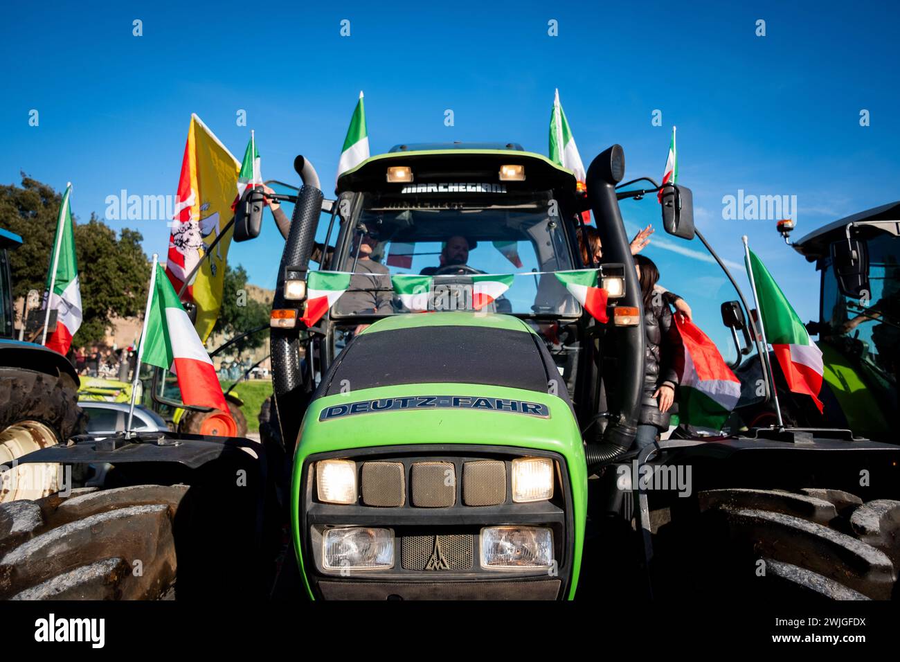 Rome, RM, Italie. 15 février 2024. Les agriculteurs se rassemblent à Circo Massimo pour protester contre les mesures du Green Deal imposées par l'UE et la concurrence déloyale des pays extra-UE. (Crédit image : © Marco Di Gianvito/ZUMA Press Wire) USAGE ÉDITORIAL SEULEMENT! Non destiné à UN USAGE commercial ! Banque D'Images