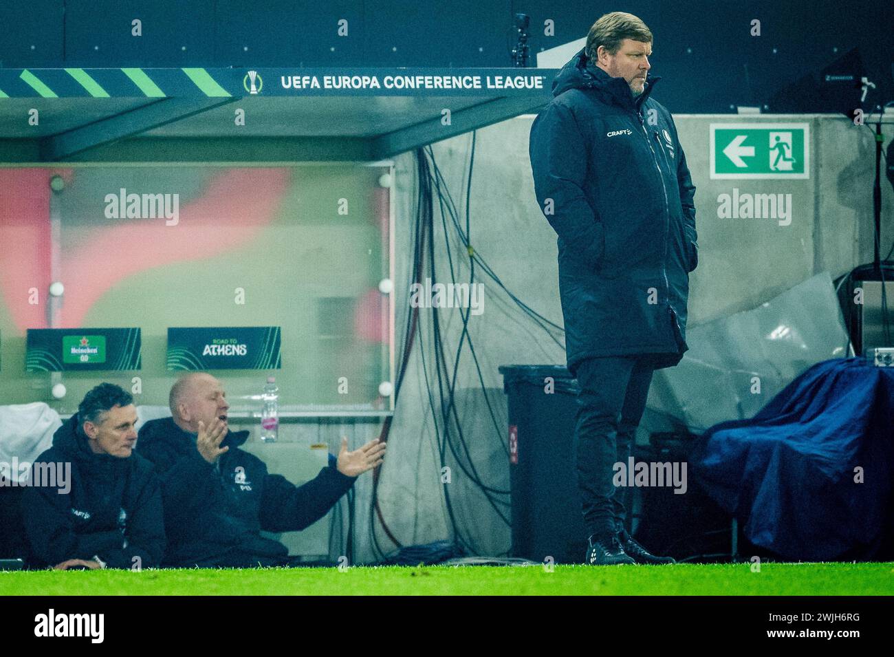 Budapest, Hongrie. 15 février 2024. Hein Vanhaezebrouck, entraîneur-chef de Gand, photographié lors d'un match de football entre le club israélien Maccabi Haifa et le belge KAA Gent, vendredi 15 décembre 2023 à Budapest, Hongrie, première étape des éliminatoires éliminatoires de la compétition de l'UEFA Conference League. BELGA PHOTO JASPER JACOBS crédit : Belga News Agency/Alamy Live News Banque D'Images