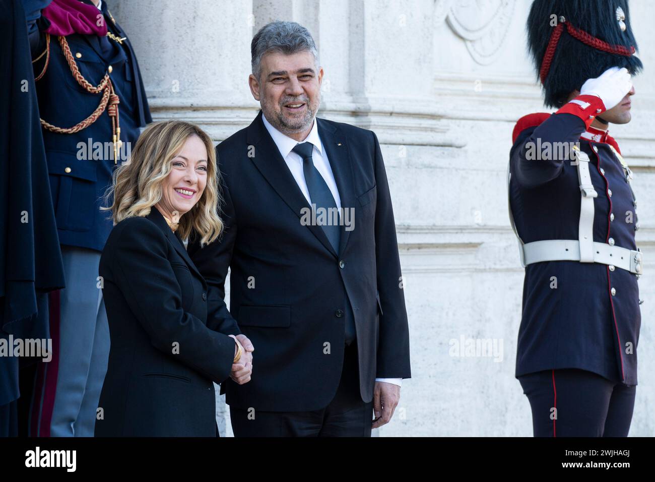 Rome, Italie. 15 février 2024. Le premier ministre italien Giorgia Meloni reçoit le premier ministre roumain Marcel Ciolacu à l'occasion du Sommet intergouvernemental Italie-Roumanie à la Villa Doria Pamphili à Rome. (Photo de Stefano Costantino/SOPA images/Sipa USA) crédit : Sipa USA/Alamy Live News Banque D'Images