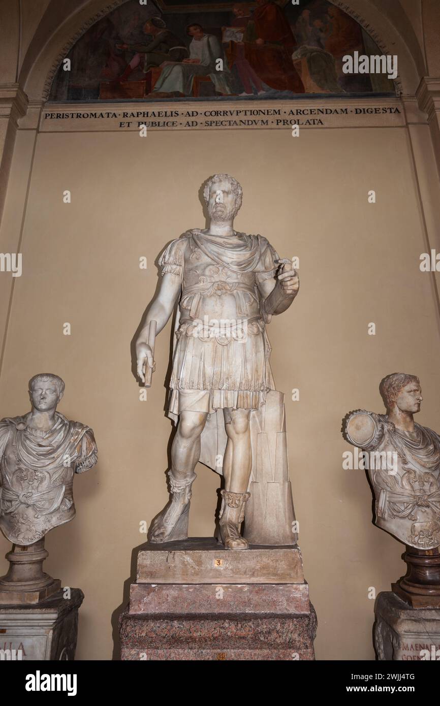 Rome Italie - 22 mai 2011 ; statues et œuvres d'art célèbres dans la galerie du Vatican. Banque D'Images