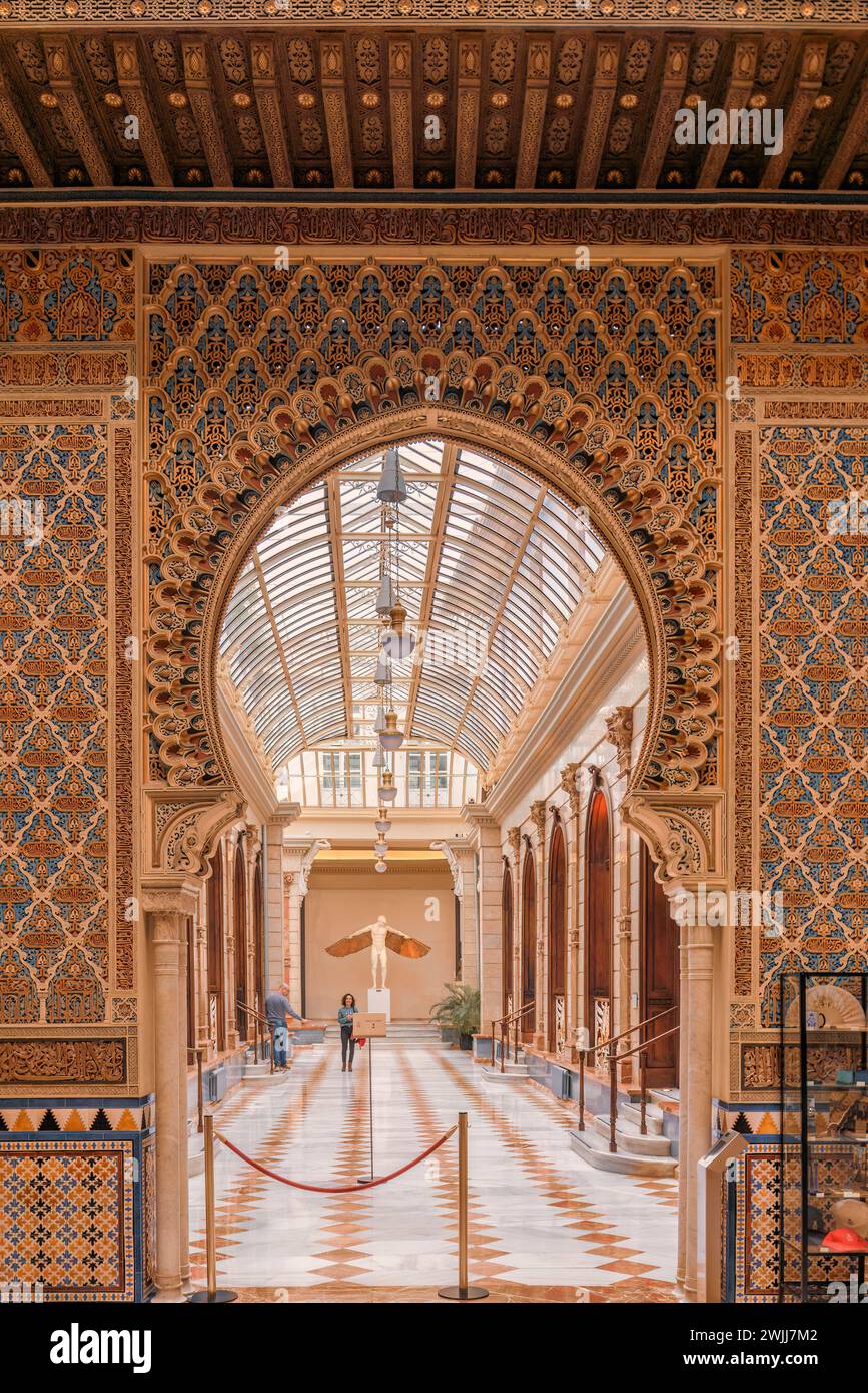 Le Real Casino de Murcie ou Casino de Murcie, est l'un des bâtiments les plus emblématiques de la ville du même nom, capitale de la région de Murcie. Banque D'Images