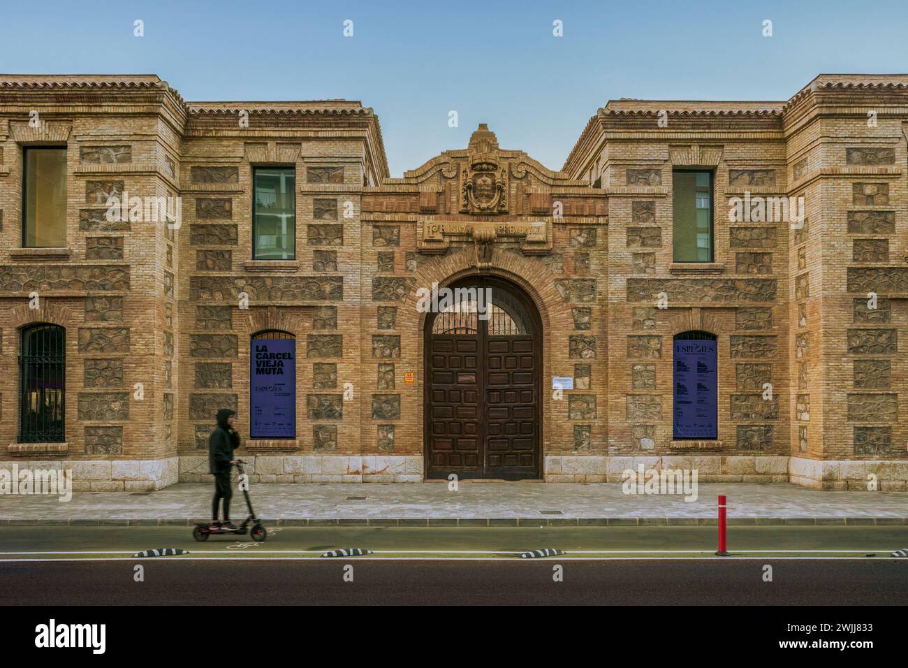 Extérieur de la façade principale du centre culturel contemporain pour les expositions, dans l'ancienne prison de la capitale de la région de Murcie, Espagne, Europe Banque D'Images