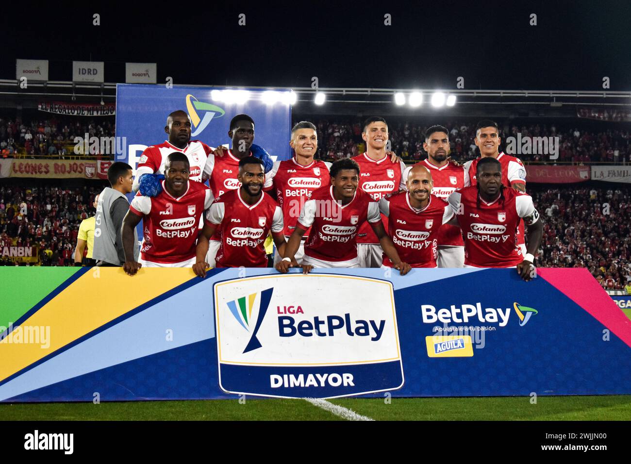 Bogota, Colombie. 13 février 2024. Independiente Santa Fe pose pour la photo officielle lors du match BetPlay Dimayor entre Santa Fe (1) et Deportivo Cali (0) à Bogota, Colombie le 13 février 2024. Photo par : Cristian Bayona/long Visual Press crédit : long Visual Press/Alamy Live News Banque D'Images