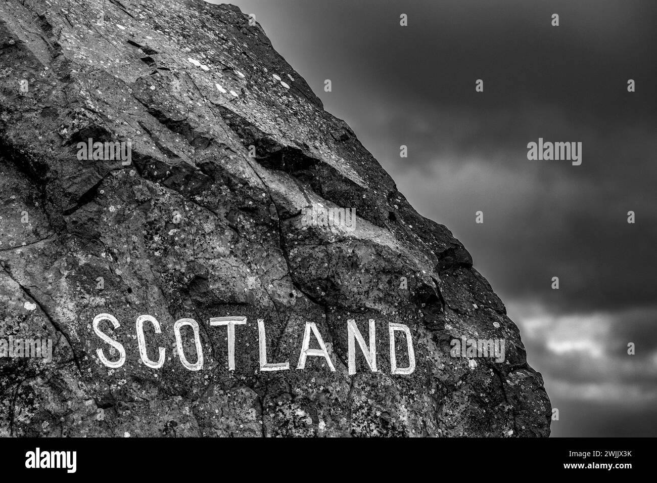 Cart Bar, frontière écossaise / anglaise, Écosse, Northumberland. Images du panneau et de l'énorme rocher à la frontière écossaise, à carter Bat, sur la frontière Banque D'Images