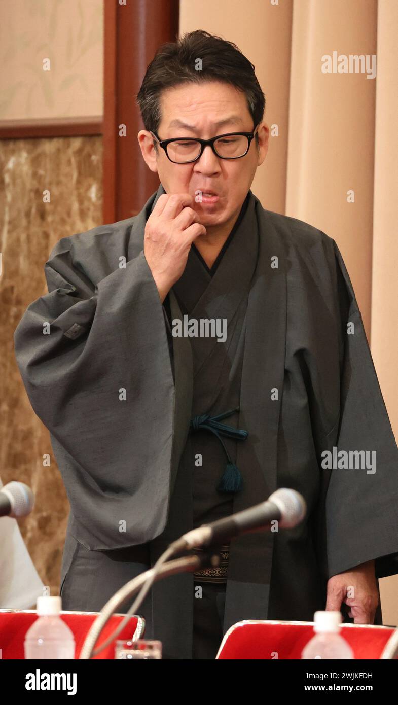 Tokyo, Japon. 16 février 2024. La danseuse traditionnelle japonaise Nishikawa Minosuke arrive à une conférence de presse avec neuf autres artistes traditionnels de premier plan au Japan National Press Club à Tokyo le vendredi 16 février 2024. Le Théâtre national japonais des arts traditionnels du spectacle a fermé en octobre dernier pour reconstruction, mais maintenant aucune perspective pour la reconstruction du théâtre puisque deux appels d'offres ont été organisés en vain. (Photo de Yoshio Tsunoda/AFLO) Banque D'Images