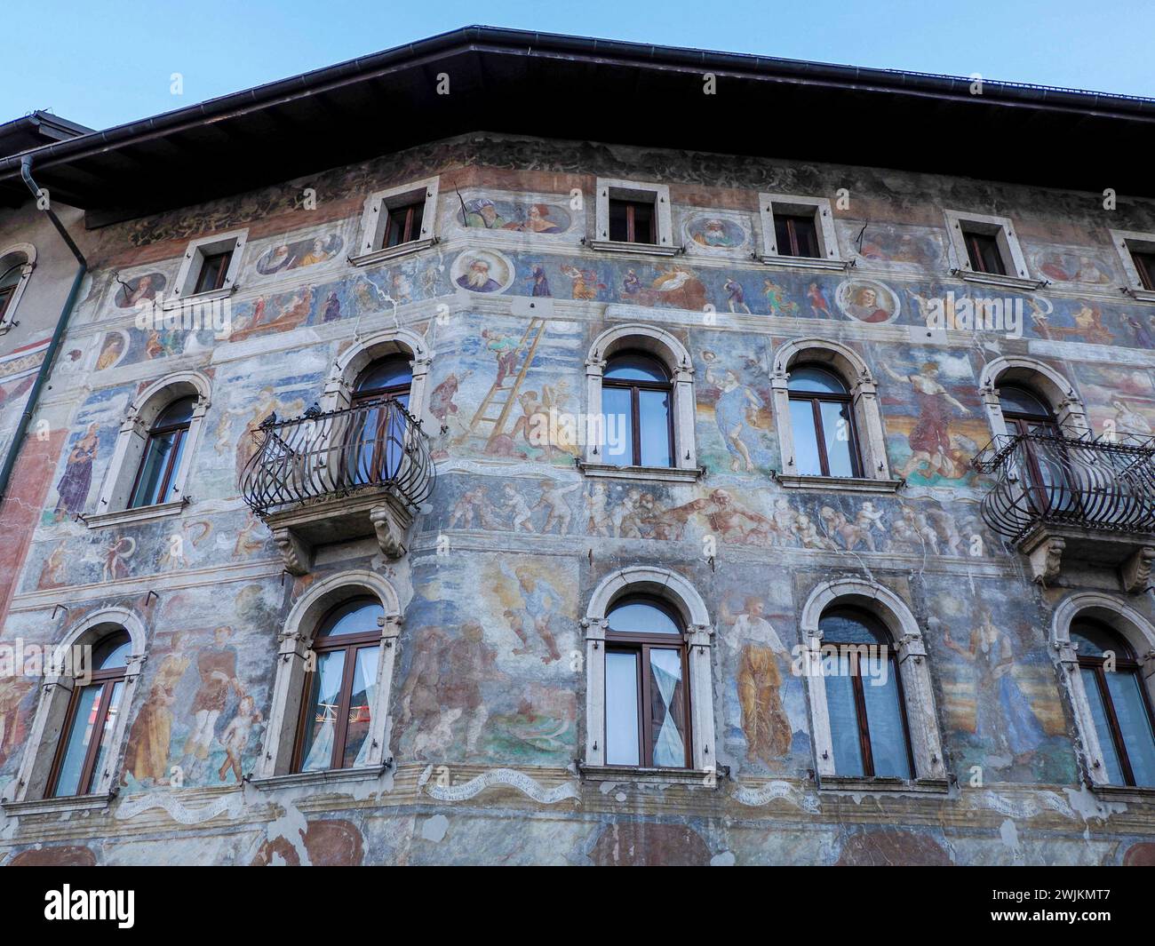 La façade de la maison Cazuffi Rella sur la place Duomo, trente, Italie Banque D'Images