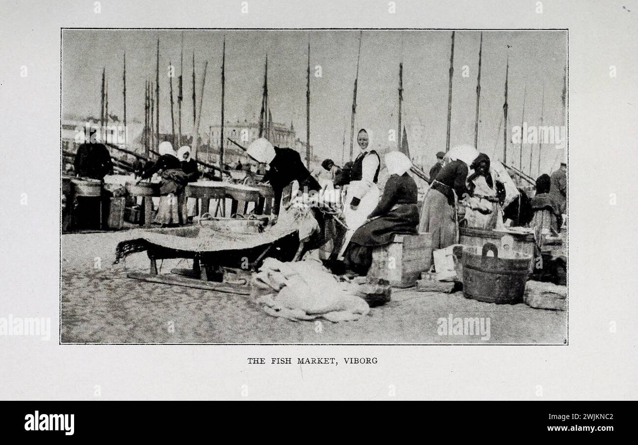 Le marché aux poissons, Viborg (Vyborg) de l'empire russe par Nevin Otto Winter, publié en 1913 Banque D'Images