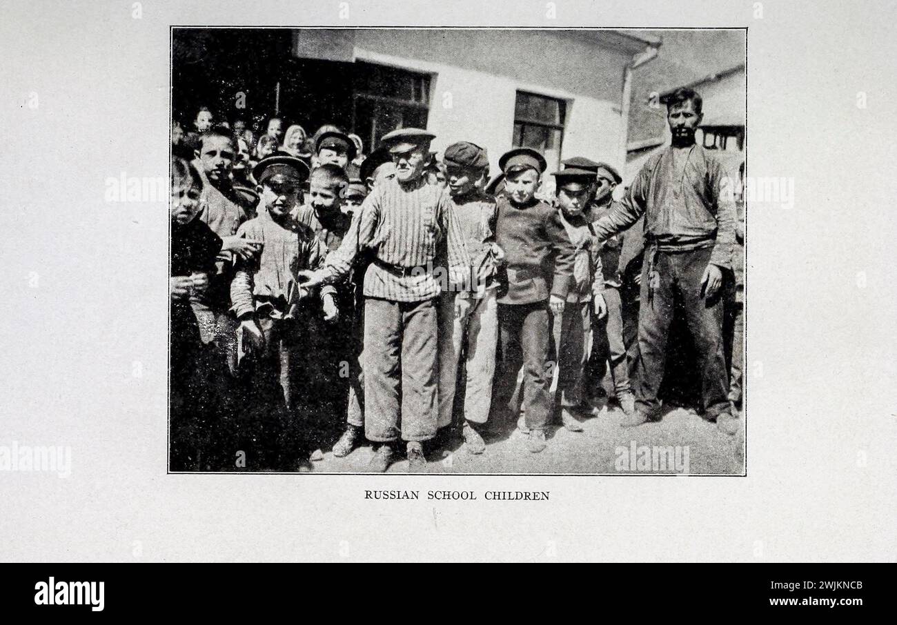 Russian School Children from the Russian Empire par Nevin Otto Winter, publié en 1913 Banque D'Images