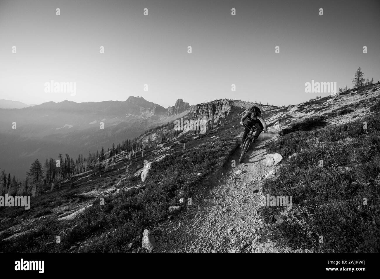 North Cascade Mountain Biking en PNW pendant les couleurs d'automne Banque D'Images