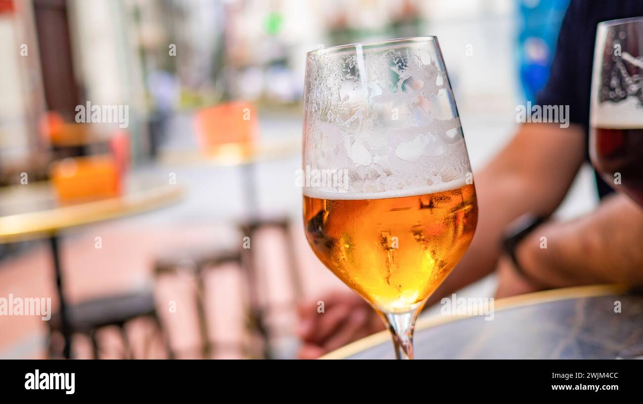 Verre à bière au public Bar, Espagne, Europe Banque D'Images