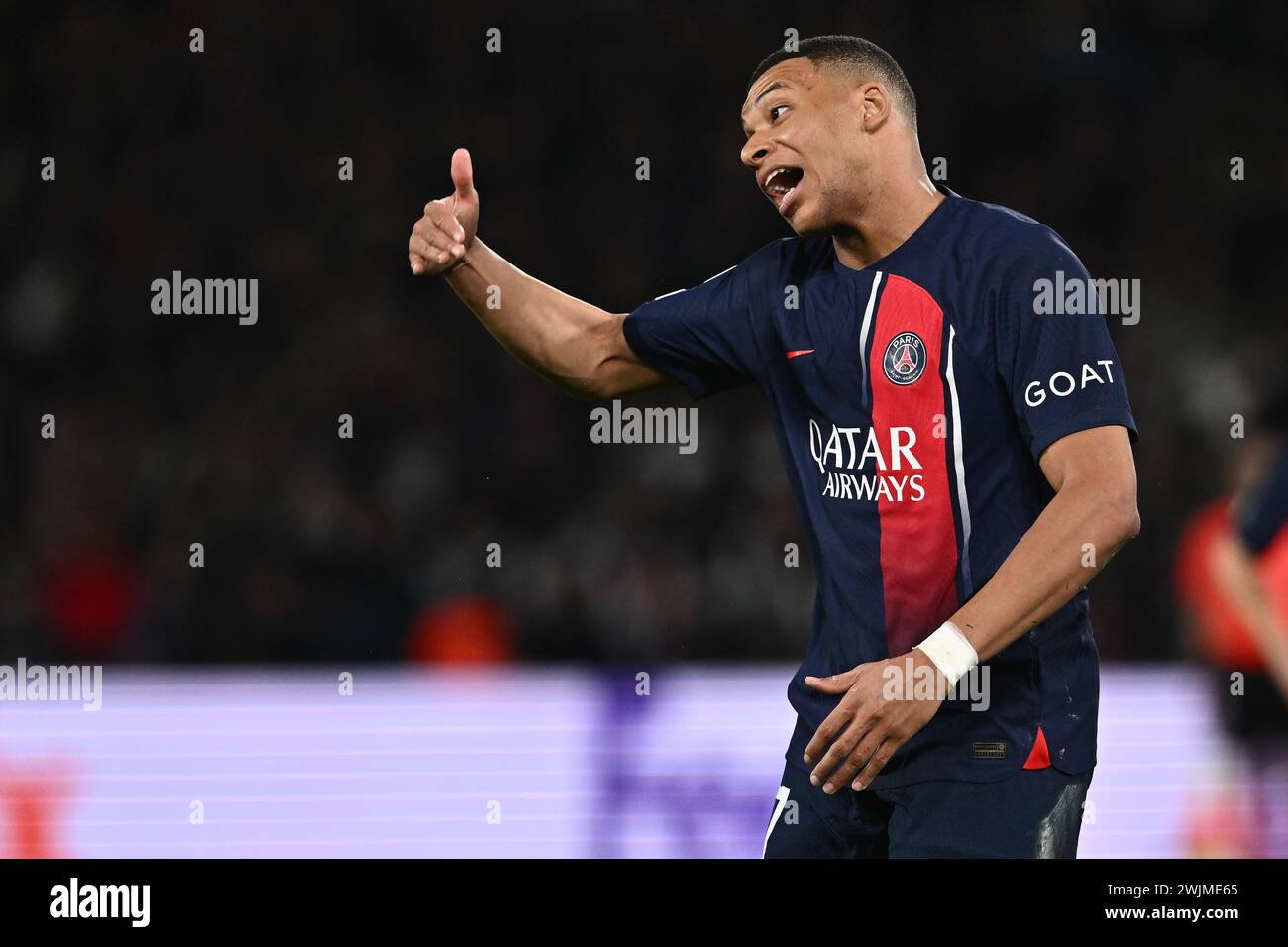 PARIS, FRANCE - 14 FÉVRIER : Kylian Mbappe du Paris Saint-Germain lors de la manche 2023/24 de l'UEFA Champions League du 16e match de première manche entre Paris S. Banque D'Images