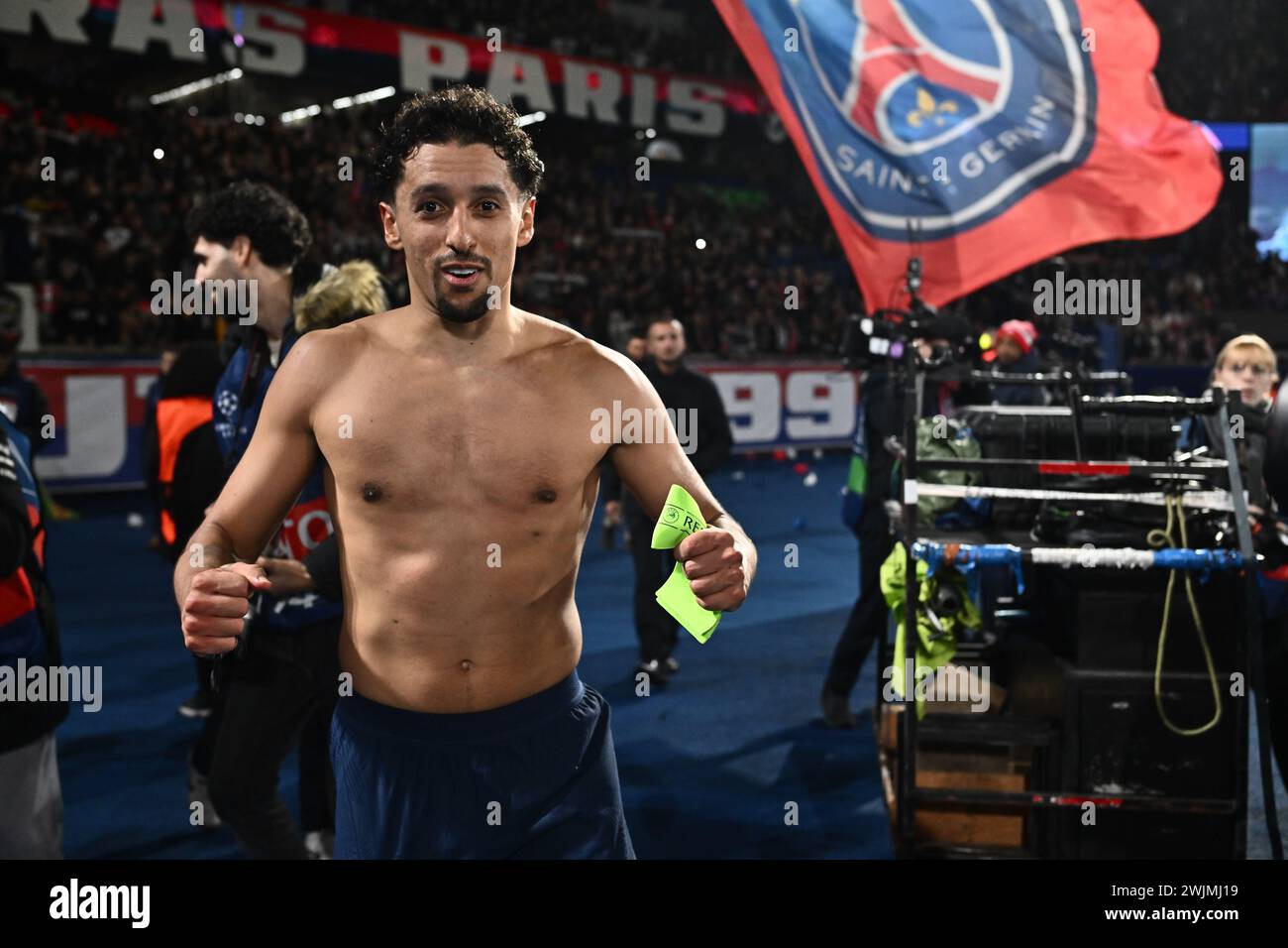 PARIS, FRANCE - 14 FÉVRIER : Marquinhos du Paris Saint-Germain lors de la manche 2023/24 de l'UEFA Champions League du 16e match de première manche entre Paris sain Banque D'Images