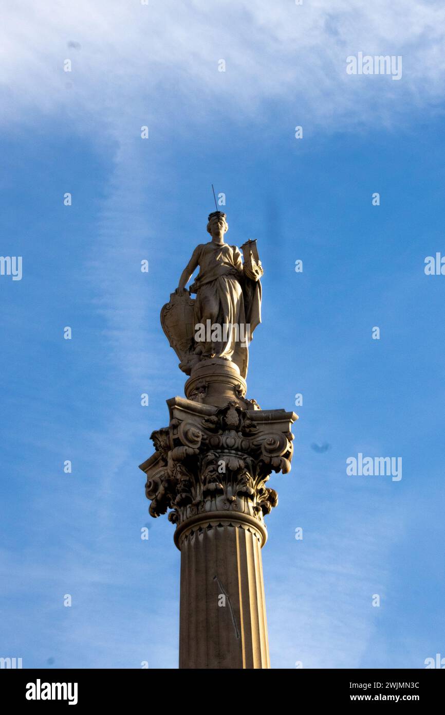 Marseille, France. 15 février 2024. © Samuel Cassar/le Pictorium/MAXPPP - Marseille 15/02/2024 Samuel Cassar/le Pictorium - 15/02/2024 - France/Bouches-du-Rhône/Marseille - la statue 'la fontaine Cantini' (place Castellane - 6eme) - valeurs ACtuelles Out, RUSSIA OUT, NO RUSSIA #norussia/15/02/2024 - France/Bouches-du-Rhône/Marseille - la statue 'la Fontaine Cantini' (place Castellane - 6ème arrondissement) crédit : Alamy Live News Banque D'Images