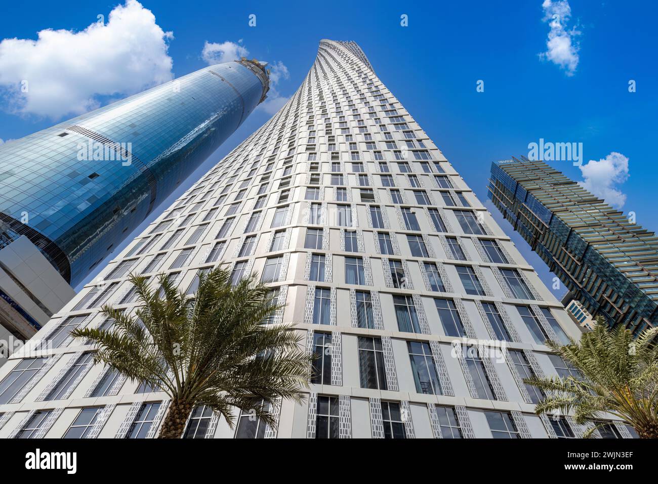 Captivant Dubai Marina, Une vue panoramique sur le front de mer de luxe moderne et d'architecture de haute élévation. Banque D'Images