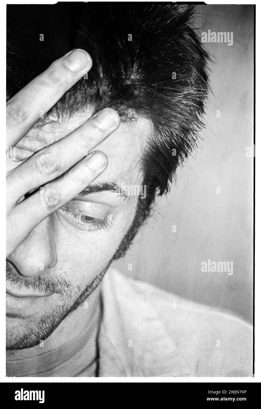 AUDIO AIR STRIKE, WELSH CLUB, 1996 : DJ et groupe techno gallois Audio Air Strike – de son vrai nom Richard Hawkins – photographié au Clwb IFOR à Cardiff en janvier 1996. Photo : Rob Watkins. Banque D'Images