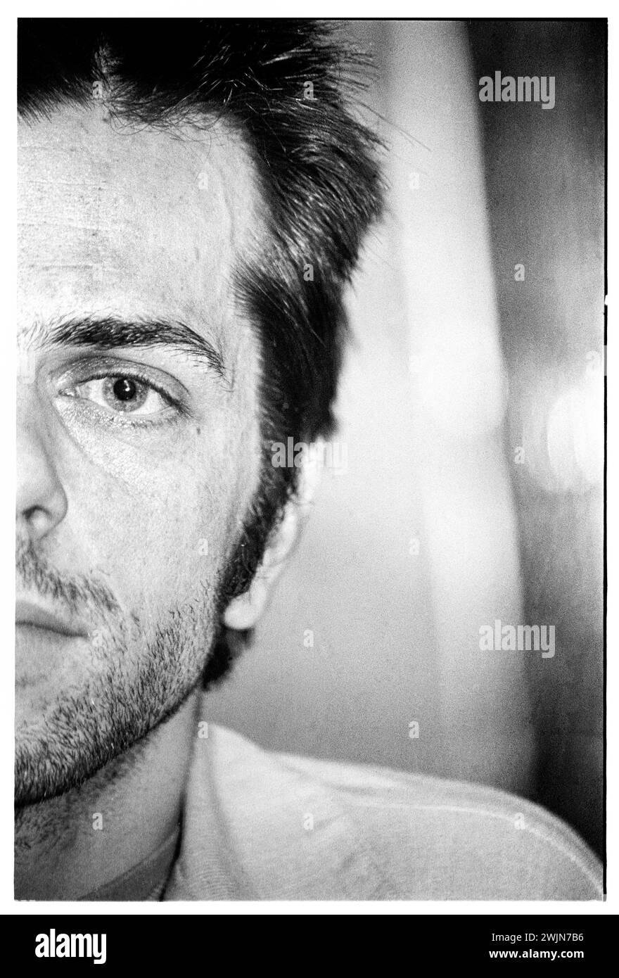 AUDIO AIR STRIKE, WELSH CLUB, 1996 : DJ et groupe techno gallois Audio Air Strike – de son vrai nom Richard Hawkins – photographié au Clwb IFOR à Cardiff en janvier 1996. Photo : Rob Watkins. Banque D'Images