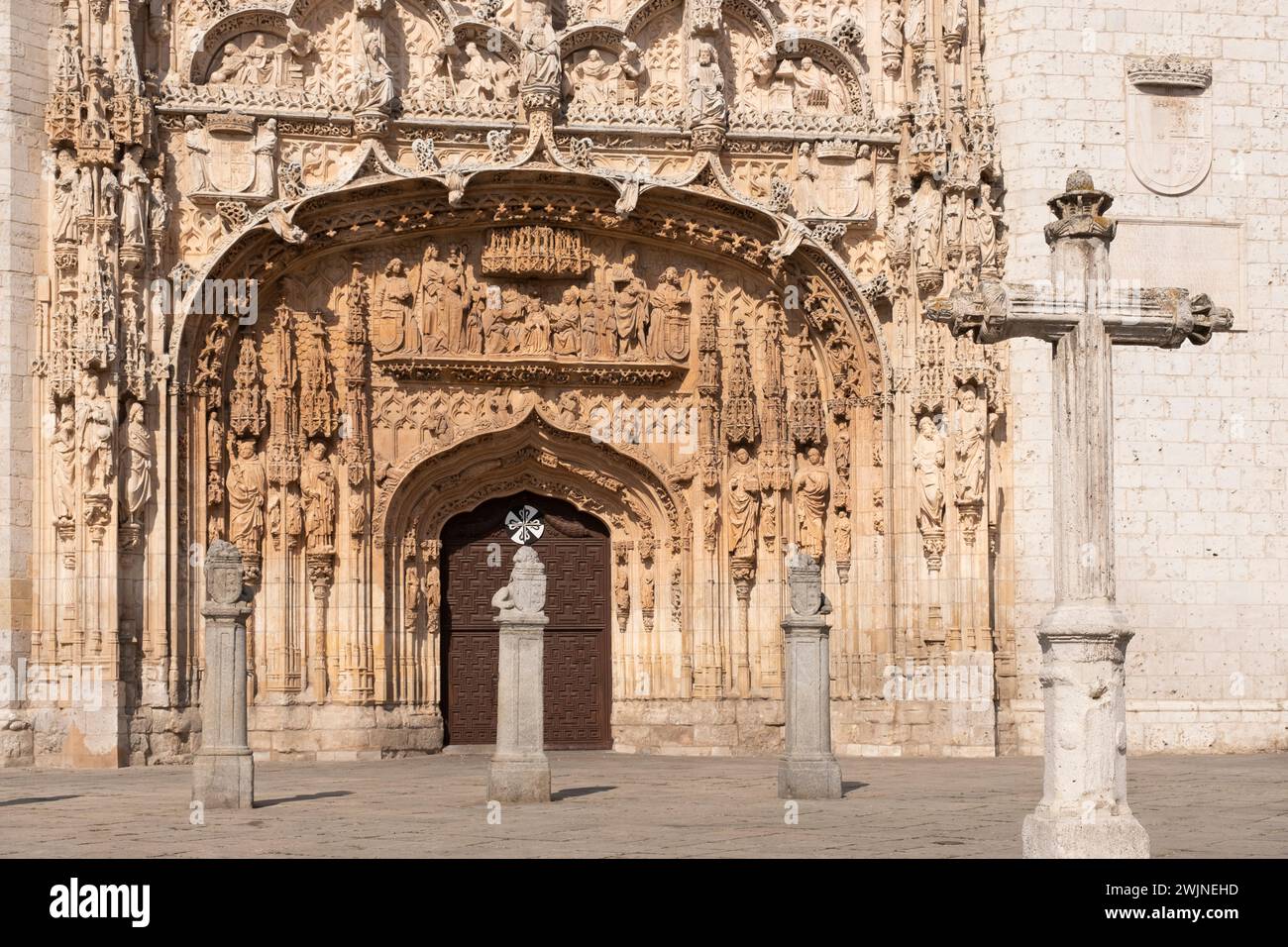 Façade, conçue par Simón de Colonia et achevée en 1500. Iglesia conventual de San Pablo aka San Pablo de Valladolid. Église et ancien couvent. Est Banque D'Images