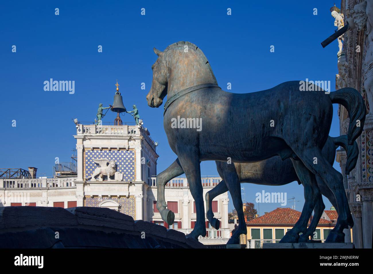 VENISE, ITALIE, 2 février 2024 : chevaux de Saint Marc également connu sous le nom de Quadriga de Triomphe ou chevaux de l'hippodrome de Constantinople, est un bronze Banque D'Images